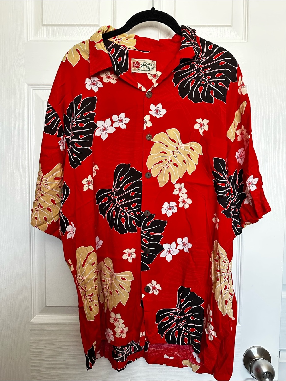 Hilo Hattie Red Hawaiian Shirt with Black and Gold Leaf Print - Picture 2 of 7